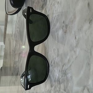 Ray-Ban Wayfarer Classic Sunglasses